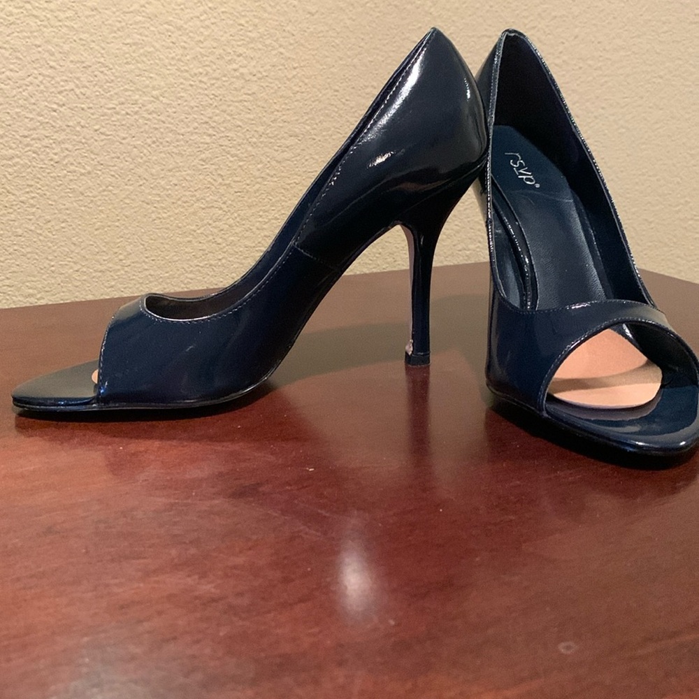 Navy heels. Size 8.5 Patent leather.